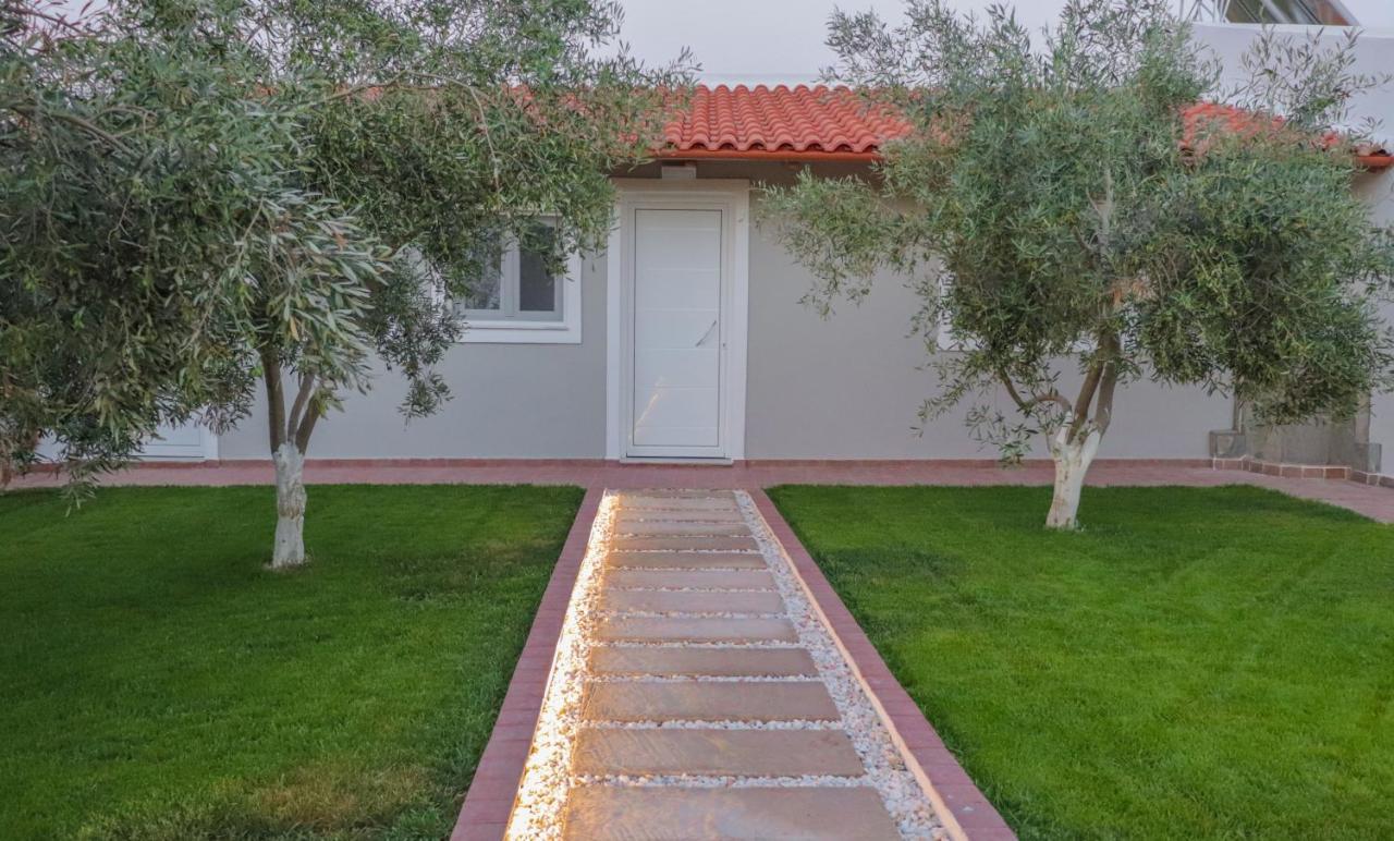 Spitakia-Cozy & Comfy Apartments 10Minutes From The Airport Artemi Extérieur photo